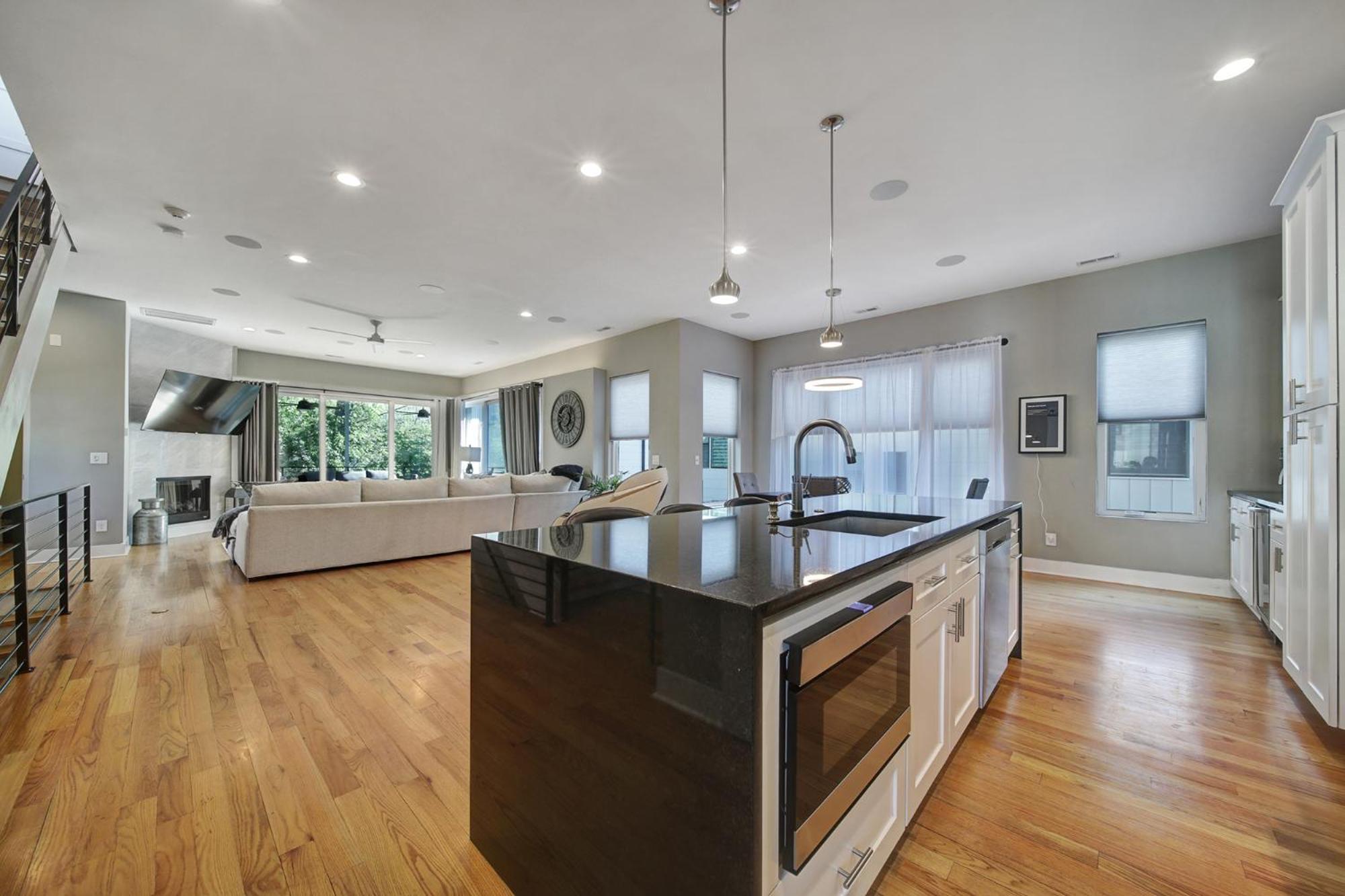 906 Westbrook B City Views Rooftop Hot Tub And Short Walk To Stadium 샬럿 외부 사진