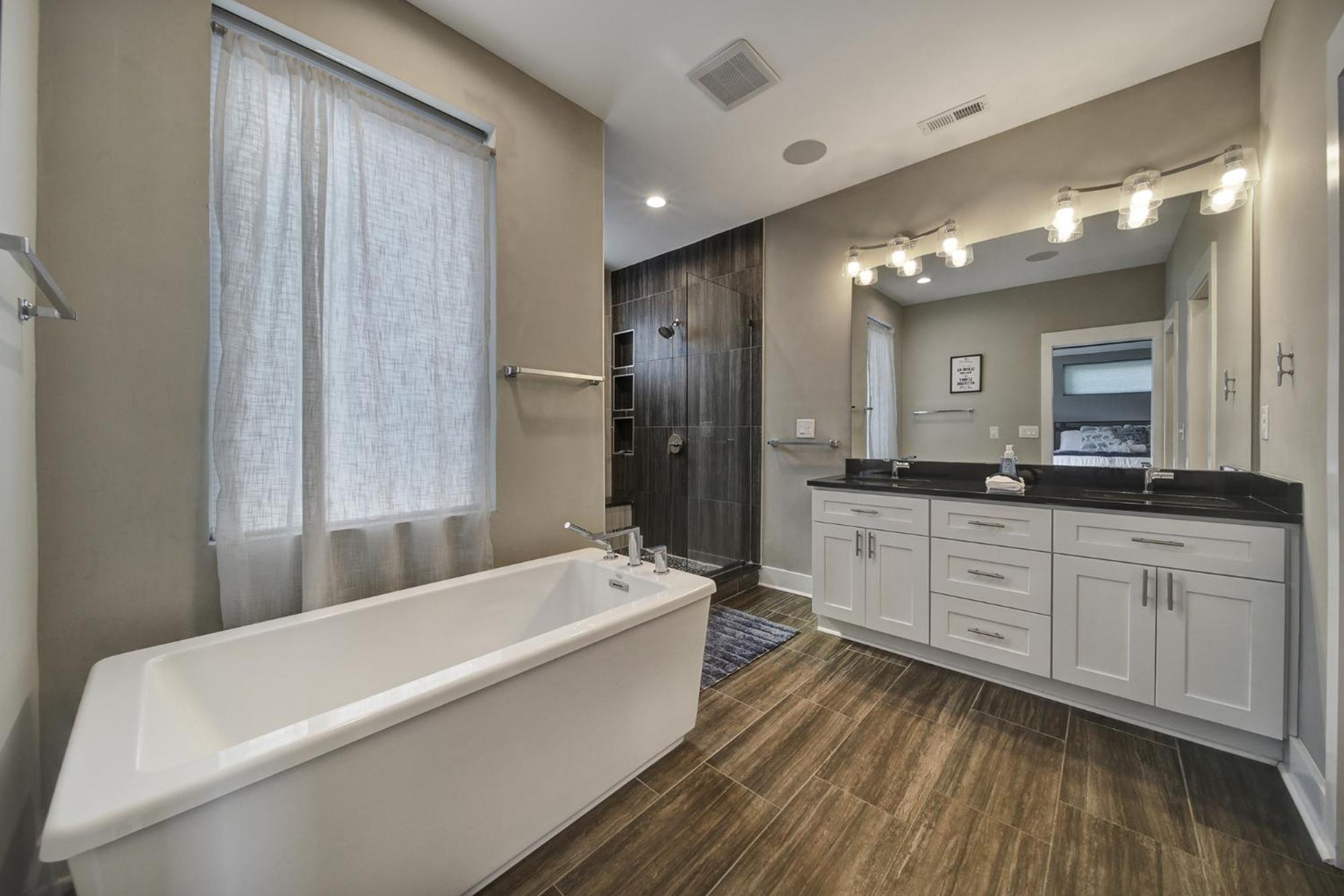 906 Westbrook B City Views Rooftop Hot Tub And Short Walk To Stadium 샬럿 외부 사진