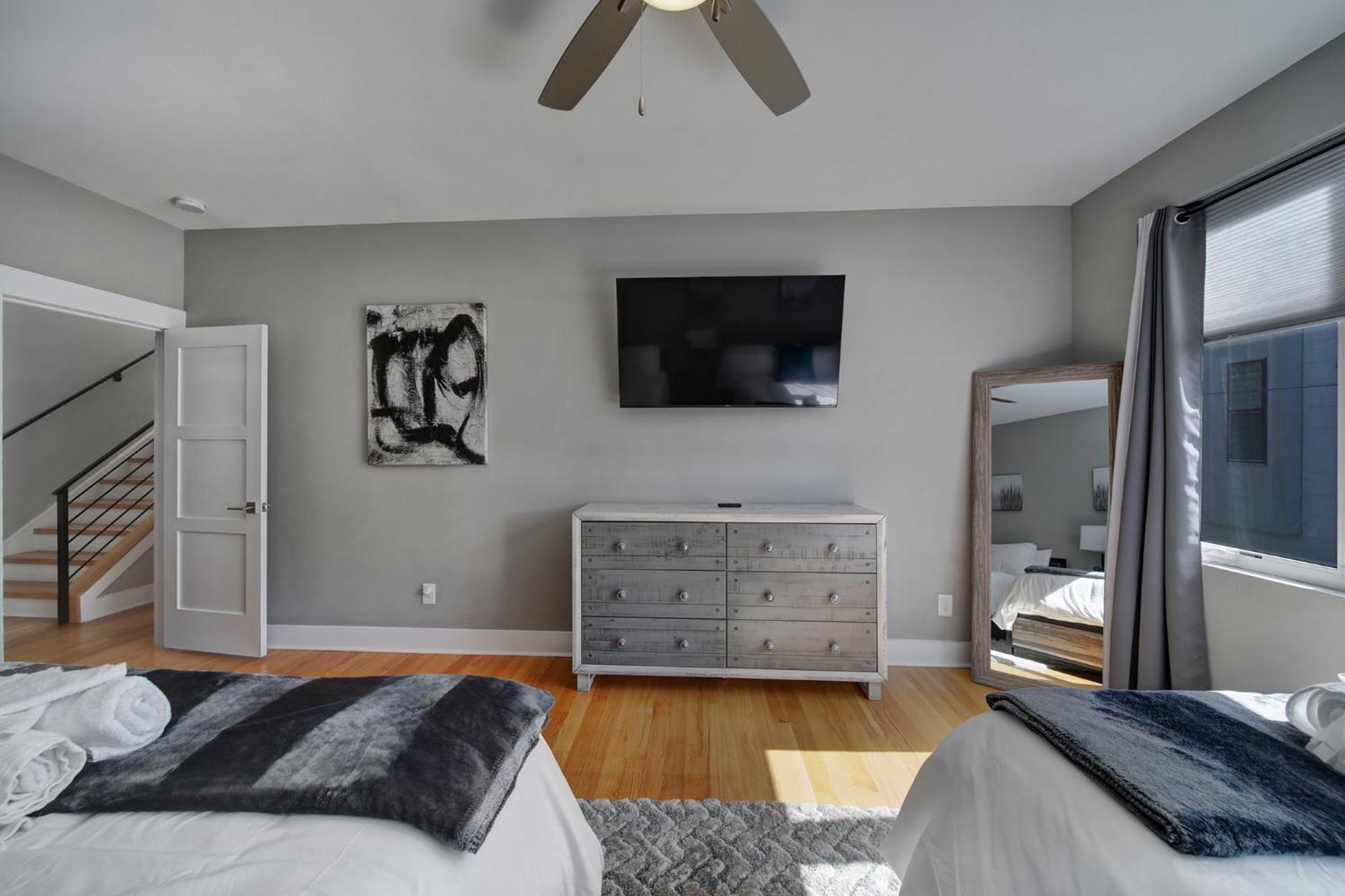 906 Westbrook B City Views Rooftop Hot Tub And Short Walk To Stadium 샬럿 외부 사진