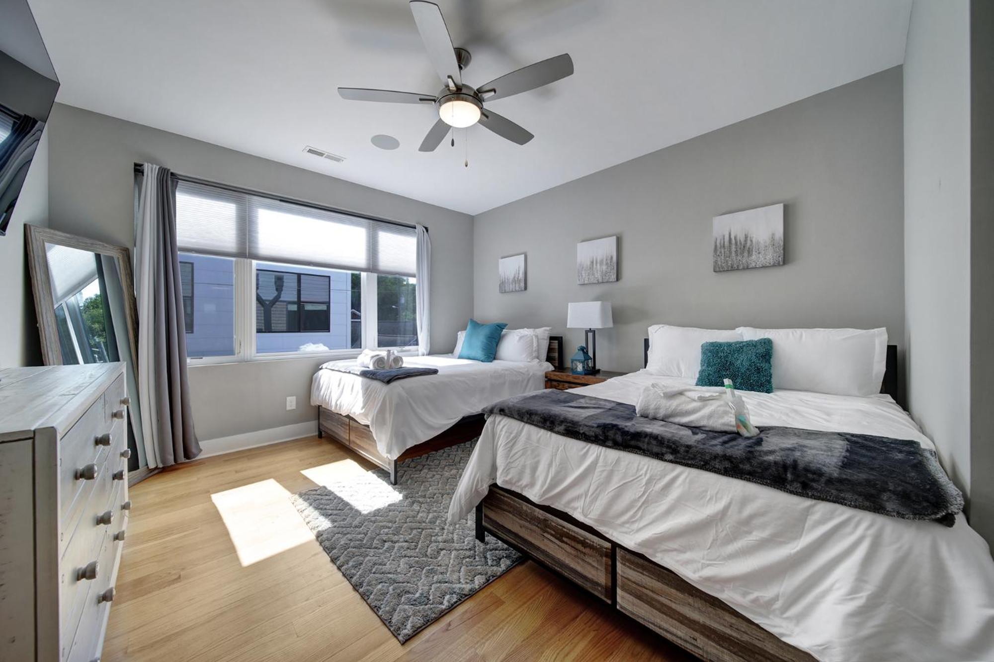906 Westbrook B City Views Rooftop Hot Tub And Short Walk To Stadium 샬럿 외부 사진