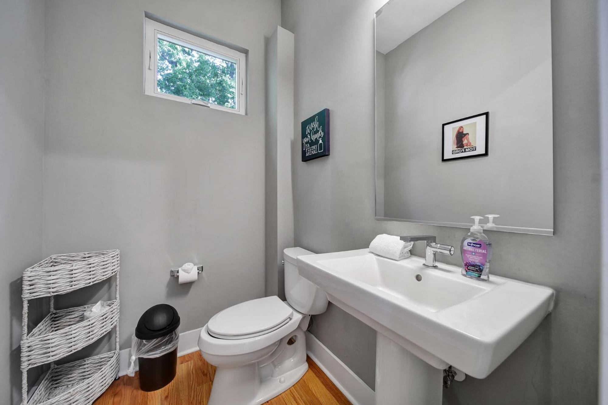 906 Westbrook B City Views Rooftop Hot Tub And Short Walk To Stadium 샬럿 외부 사진