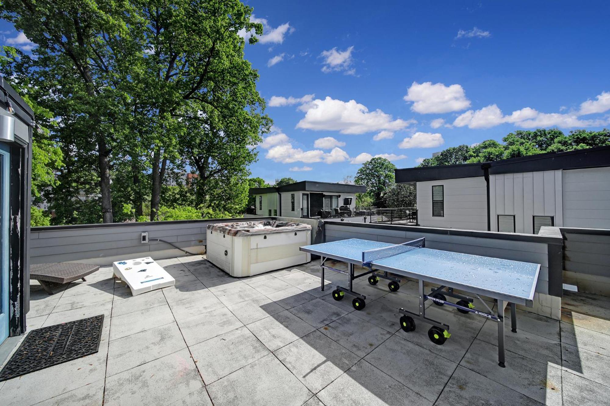 906 Westbrook B City Views Rooftop Hot Tub And Short Walk To Stadium 샬럿 외부 사진