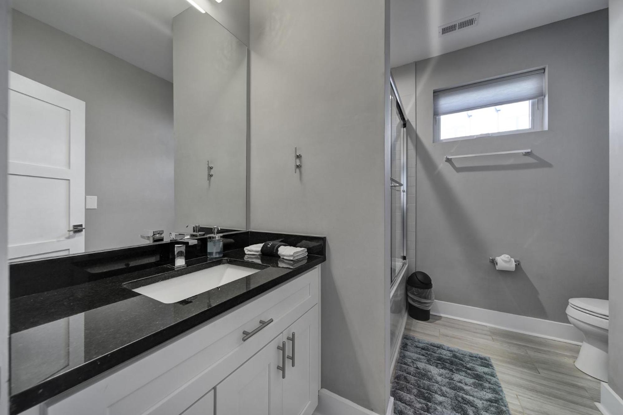 906 Westbrook B City Views Rooftop Hot Tub And Short Walk To Stadium 샬럿 외부 사진